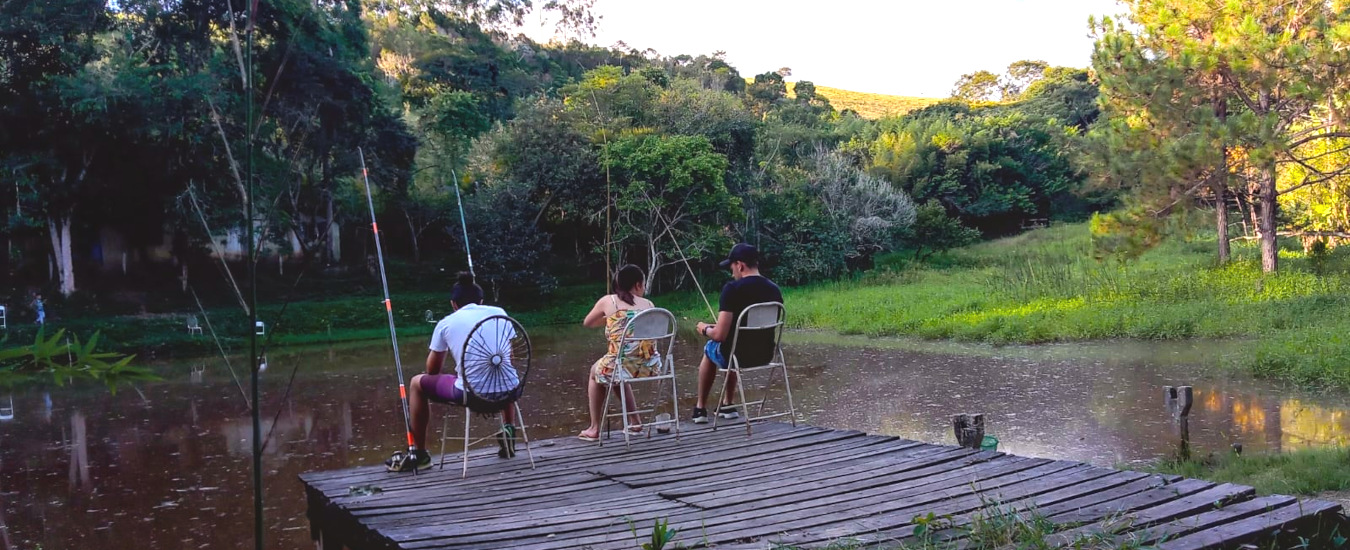 Aproveite momentos em família em <br/>nosso espaço de pesca